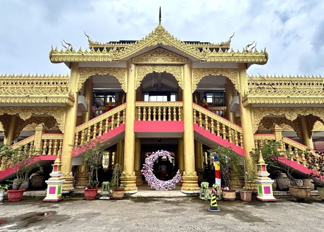 瑞丽市总佛寺旅行图片 3