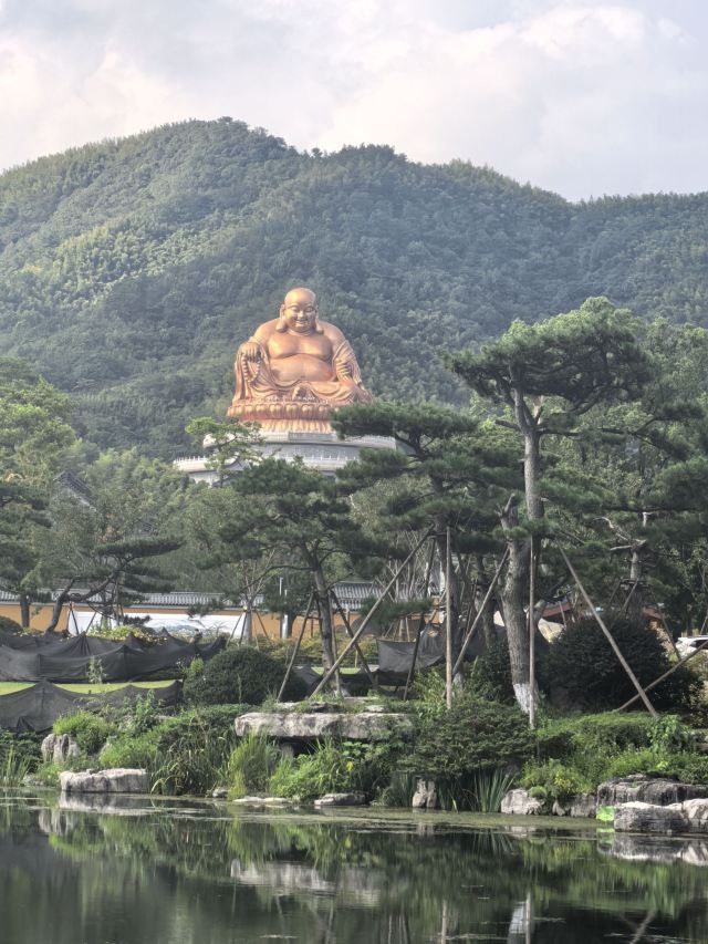 人间弥勒旅行图片 1