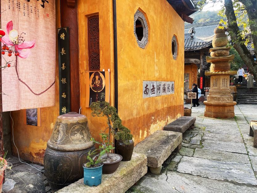 龙潭古寺