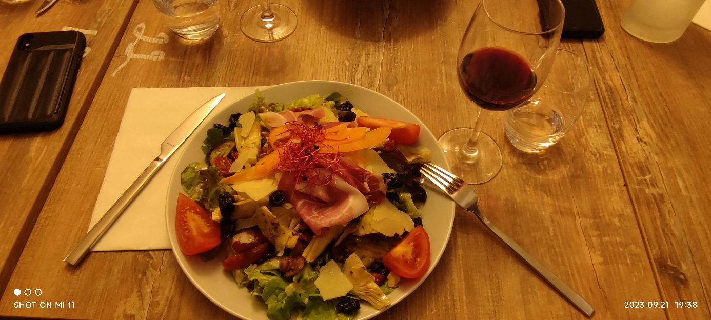 Les Poteaux Carres餐厅图片