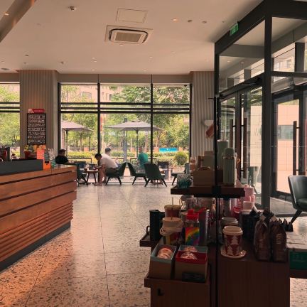 星巴克(西安浐灞优享店)