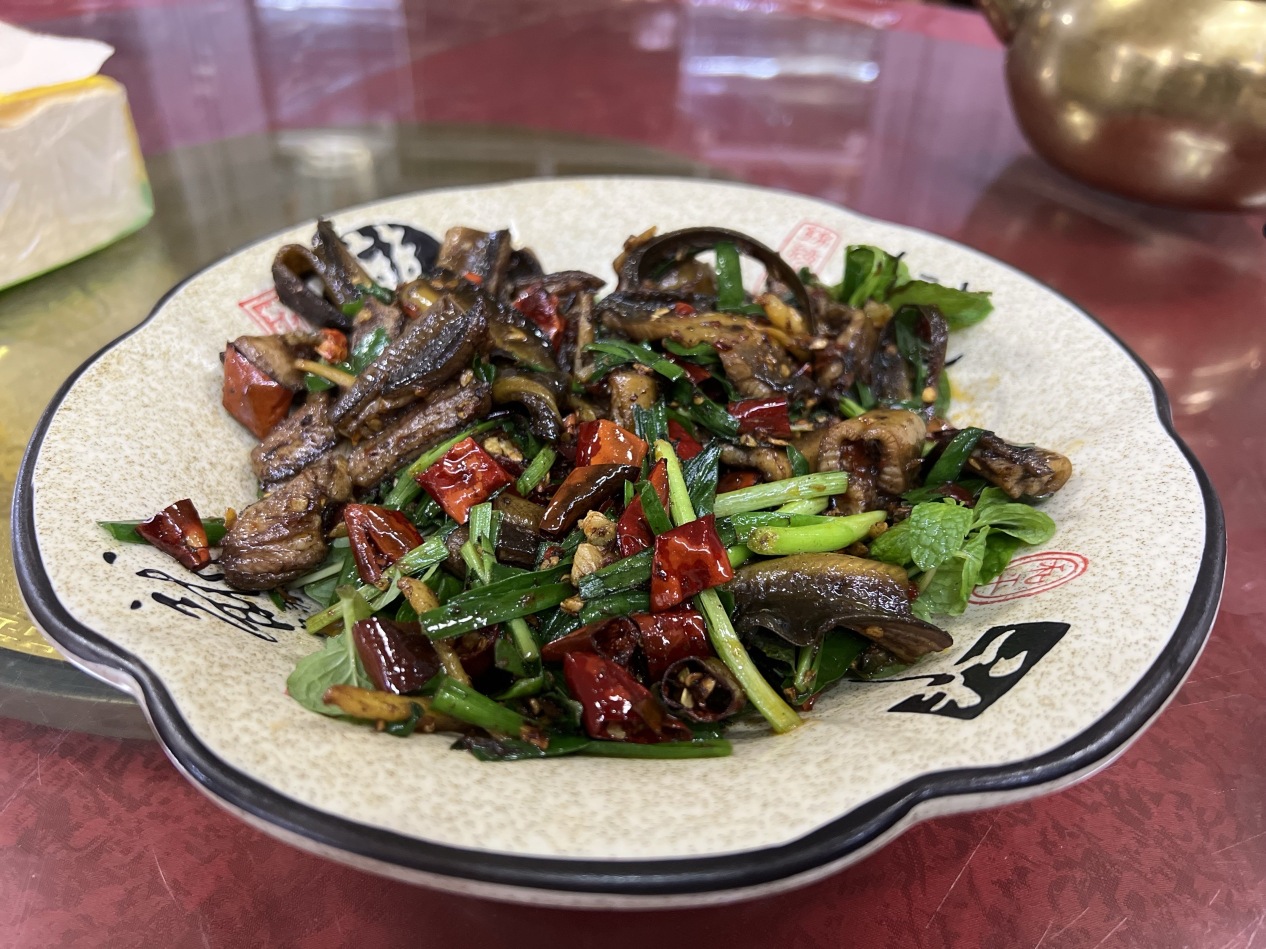 思玉更牛汤锅店