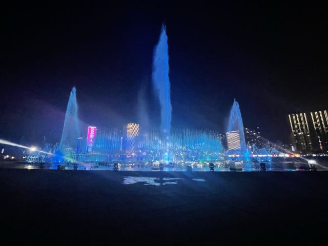 东港音乐喷泉广场旅行图片 1