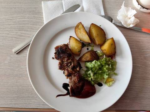 Listvyanka Club Grill & Restaurant