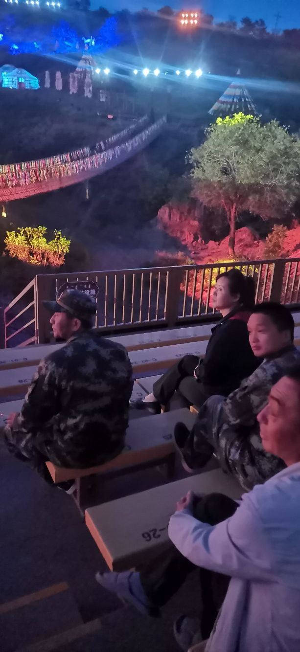 莫尼山礼赞旅行图片 1