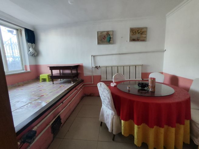 大黑山老太太农家炖菜馆