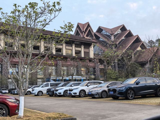 经律论文化旅游小镇旅行图片 1