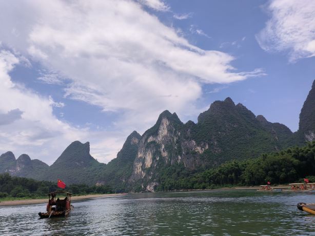 漓江阳朔竹筏游船中心