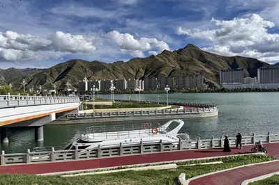 拉萨滨河公园