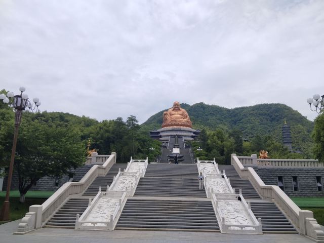 人间弥勒旅行图片 1