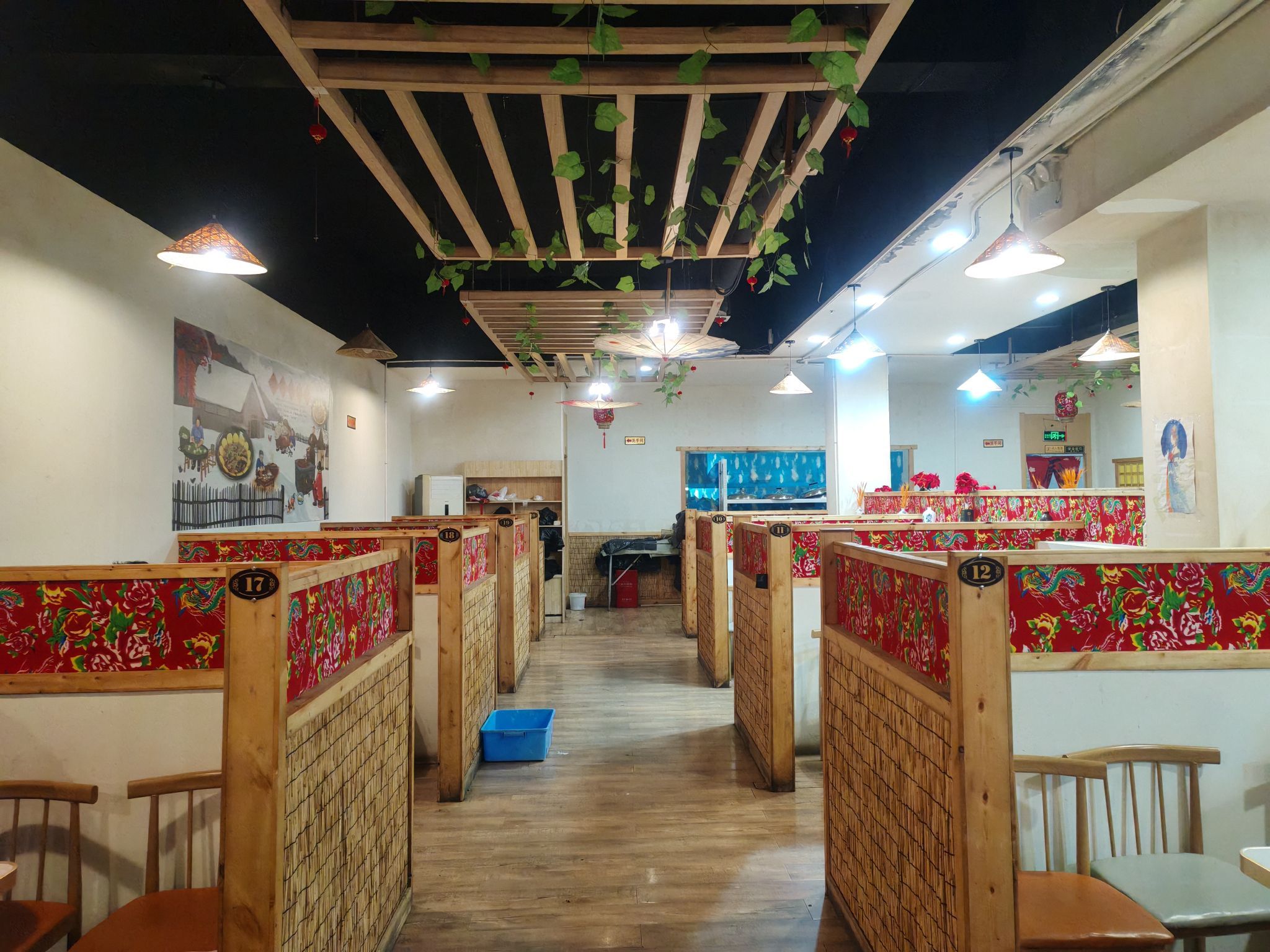 顿顿香铁锅炖餐厅图片