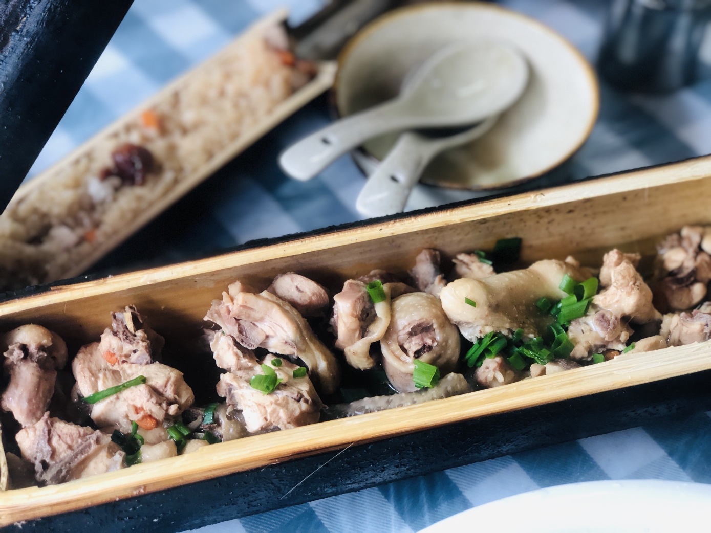 自家人饭店餐厅图片