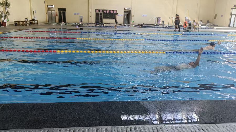 易汤温泉游泳馆