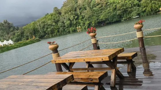 椰田黎苗風情村