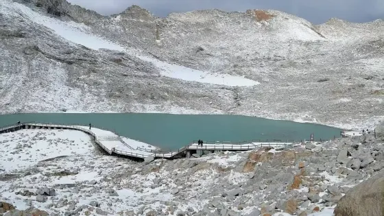 淚湖