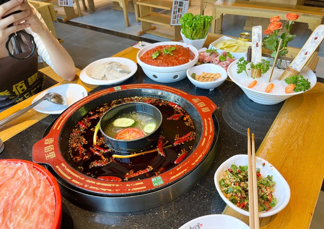 香佰里鲜货火锅(古蔺店)餐厅图片