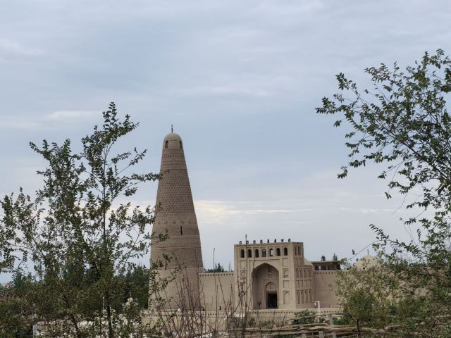 吐鲁番郡王府旅行图片 3