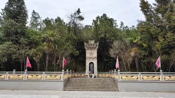 金日磾墓