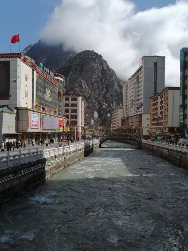 康定情歌广场旅行图片 1