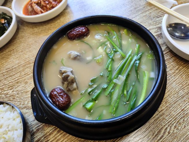 思乡亭韩氏料理(盛兴花苑店)