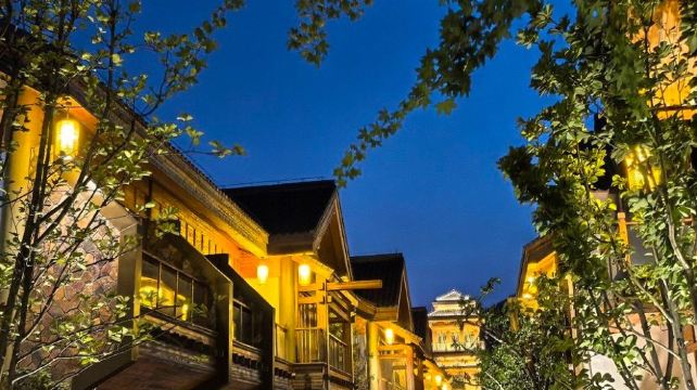 鸾州渡·假日小镇