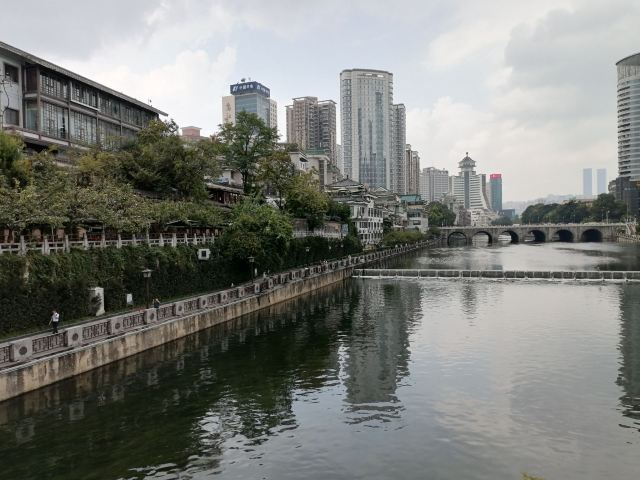 甲秀广场旅行图片 1