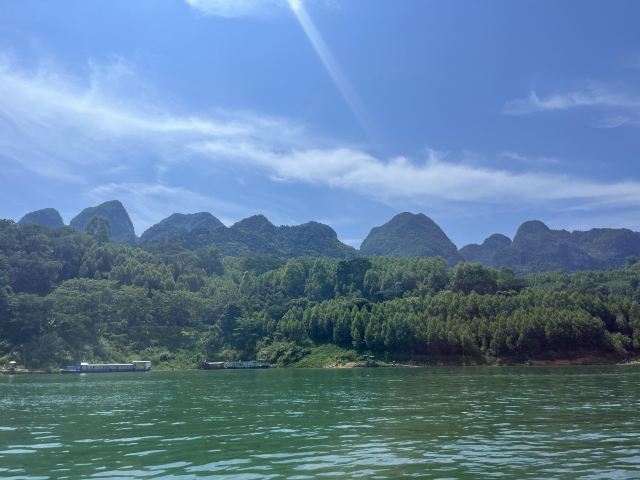 万峰湖红椿船舶旅游乘船区旅行图片 6