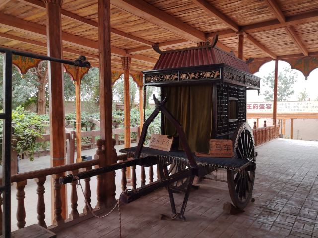 吐鲁番郡王府旅行图片 1