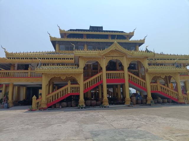 瑞丽市总佛寺旅行图片 1