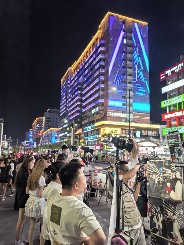延边大学网红弹幕墙旅行图片 3