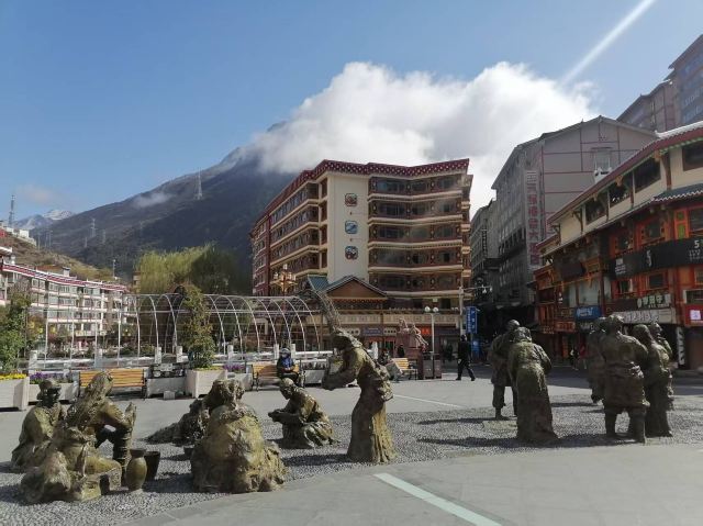 康定情歌广场旅行图片 2