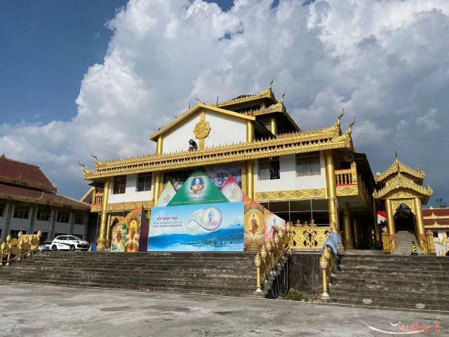 瑞丽市总佛寺旅行图片 3