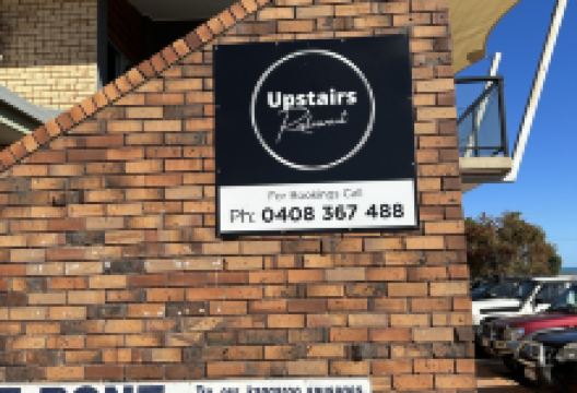 Upstairs Restaurant美食图片