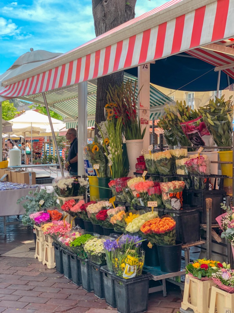 尼斯花市场,纪念品买得好💐