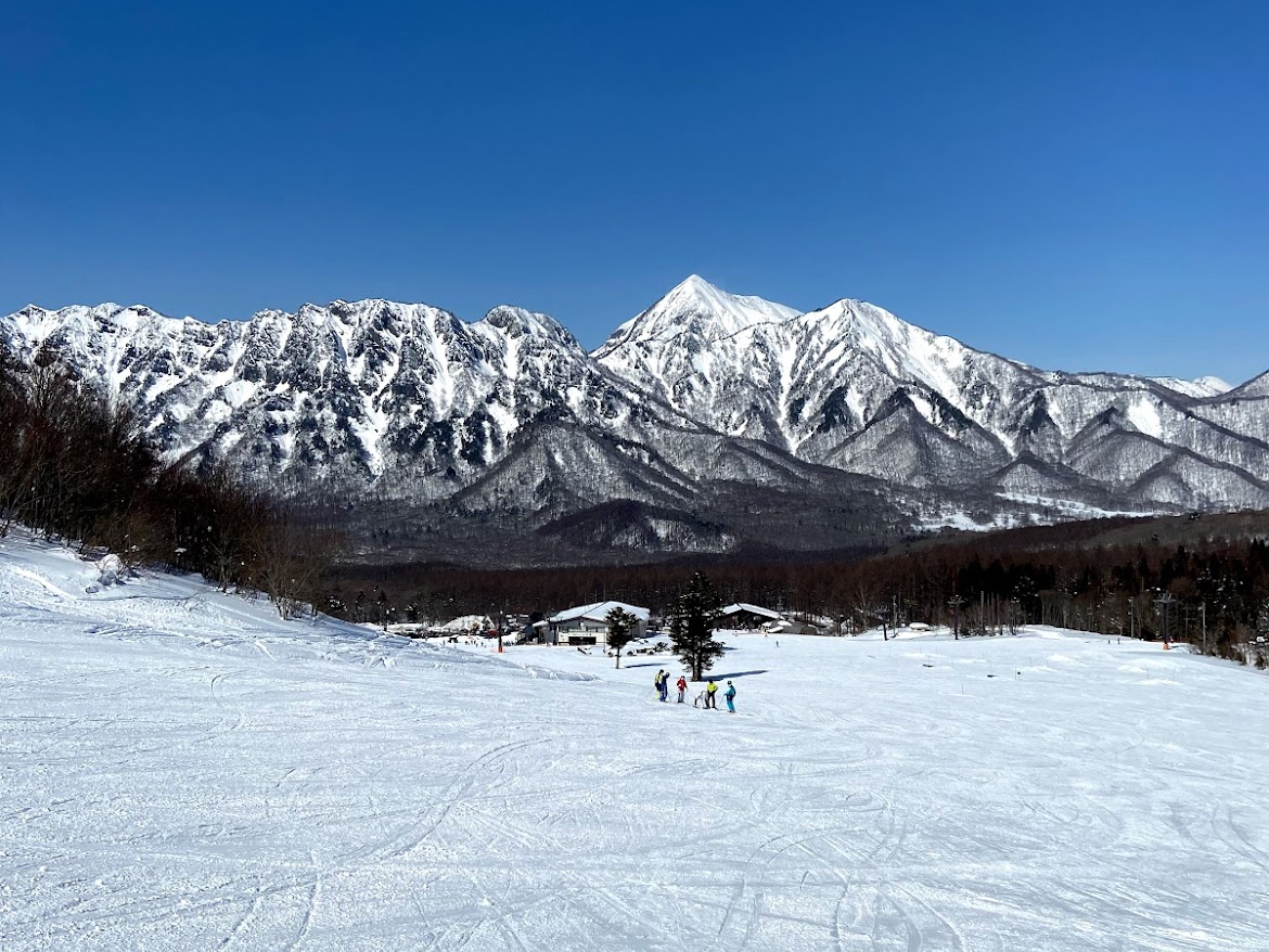东 滑雪 度假 村