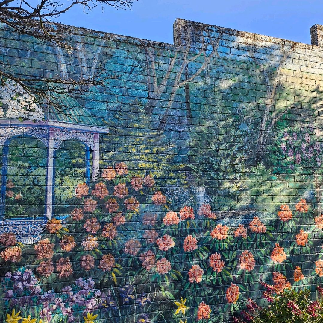 悠闲的「罗拉Leura小镇」彩绘墙