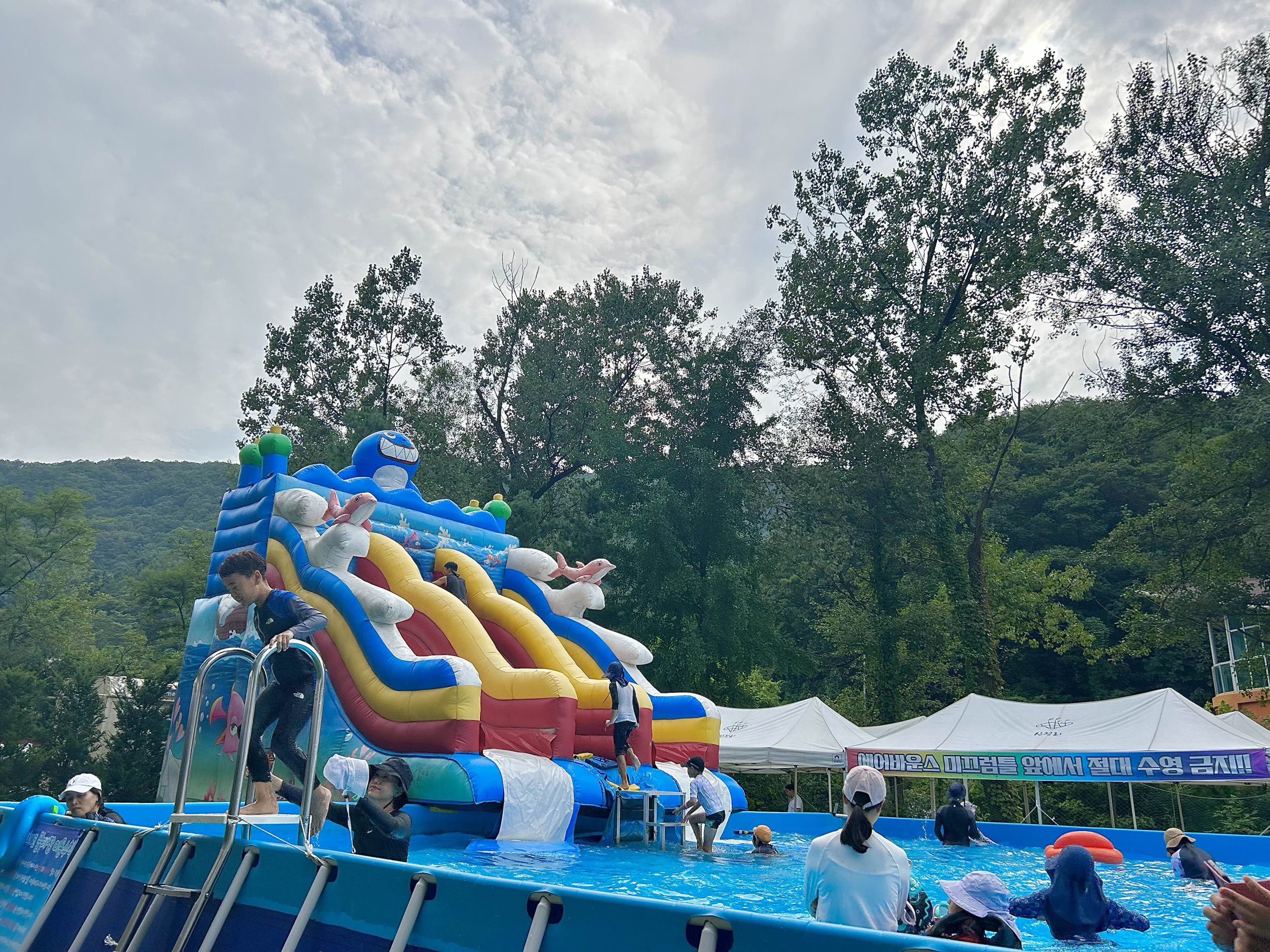 山上生态水上乐园,您可以与孩子们度过凉爽的夏天