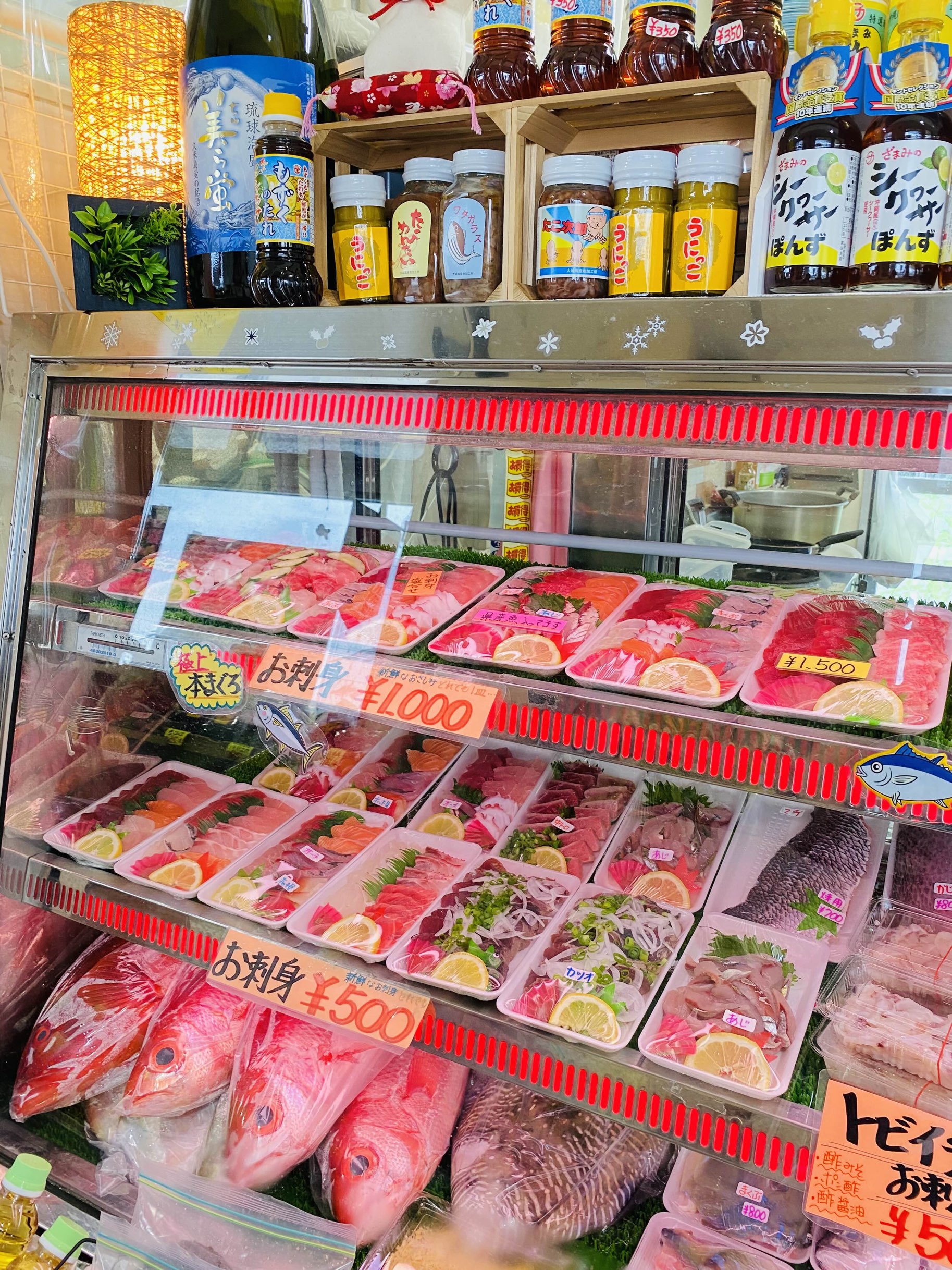 [冲绳/奥武岛]在岛上的市场上吃的超级便宜的海鲜🦐🐟💛
