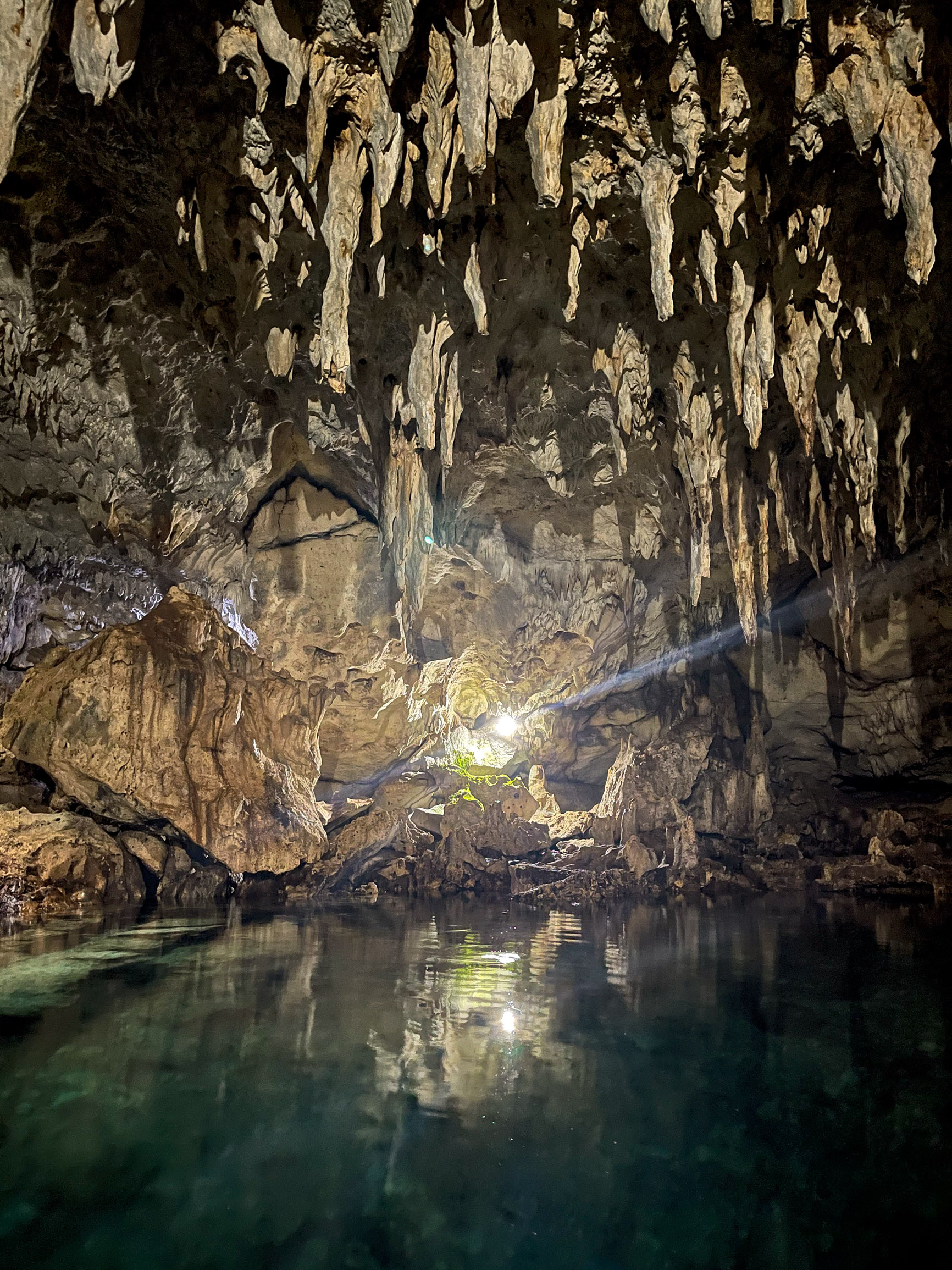 希纳格达南洞穴:潘老的隐藏宝石