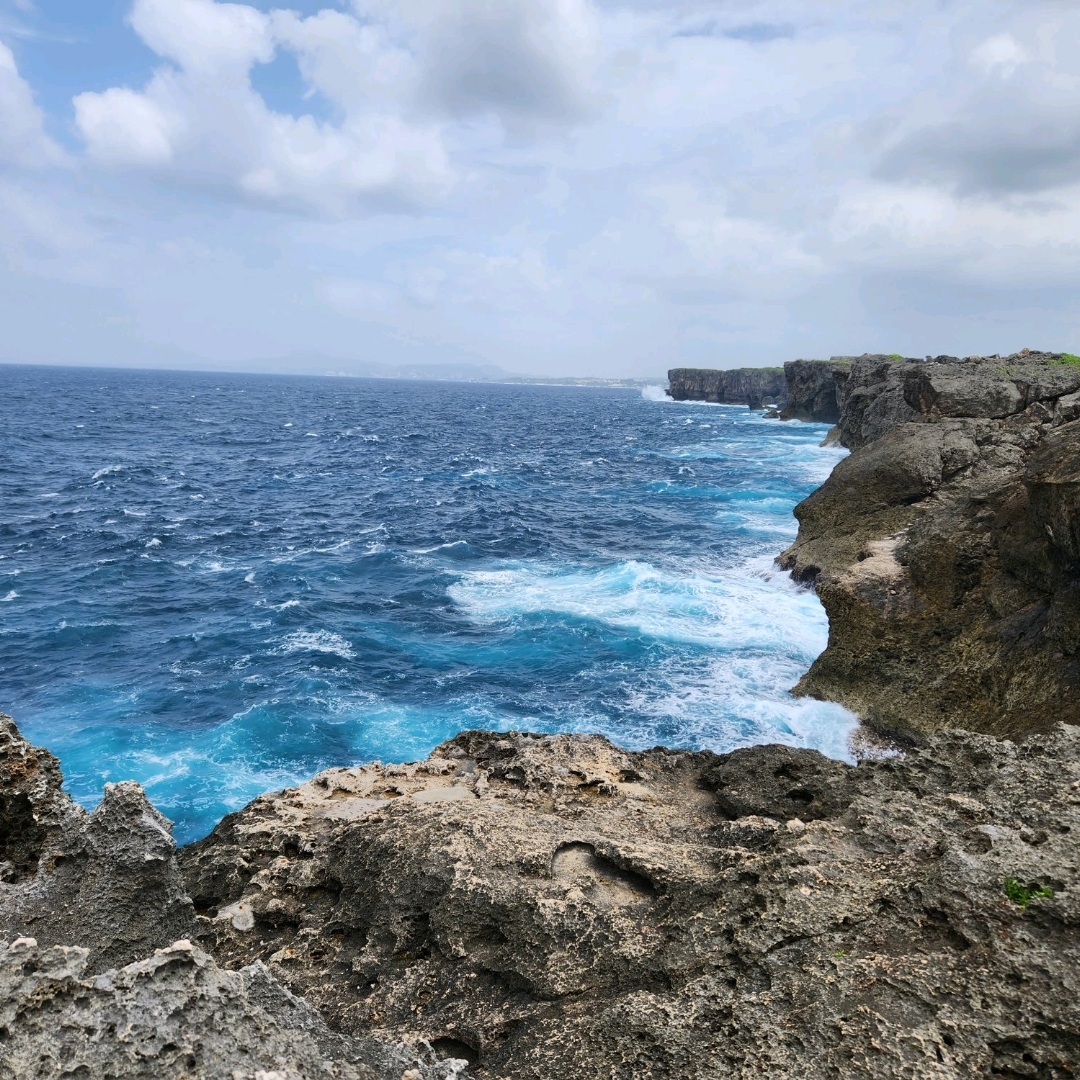 残波岬灯塔 震撼海浪