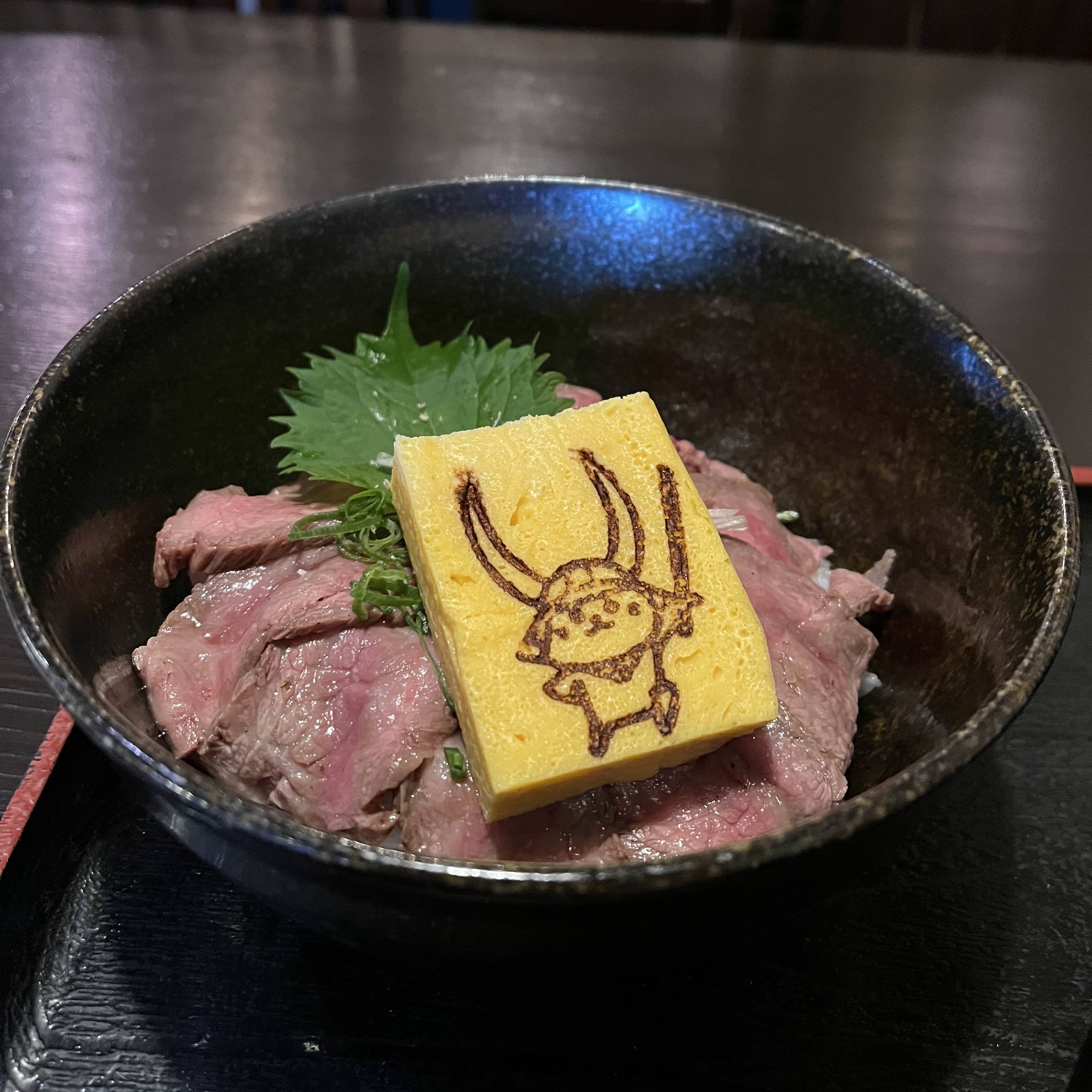 【滋贺】小猫很可爱!近江牛肉たたき丼