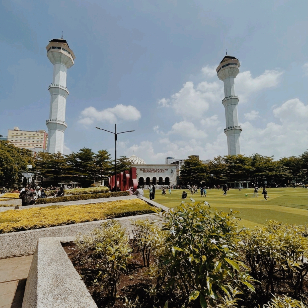 万隆市广场,万隆