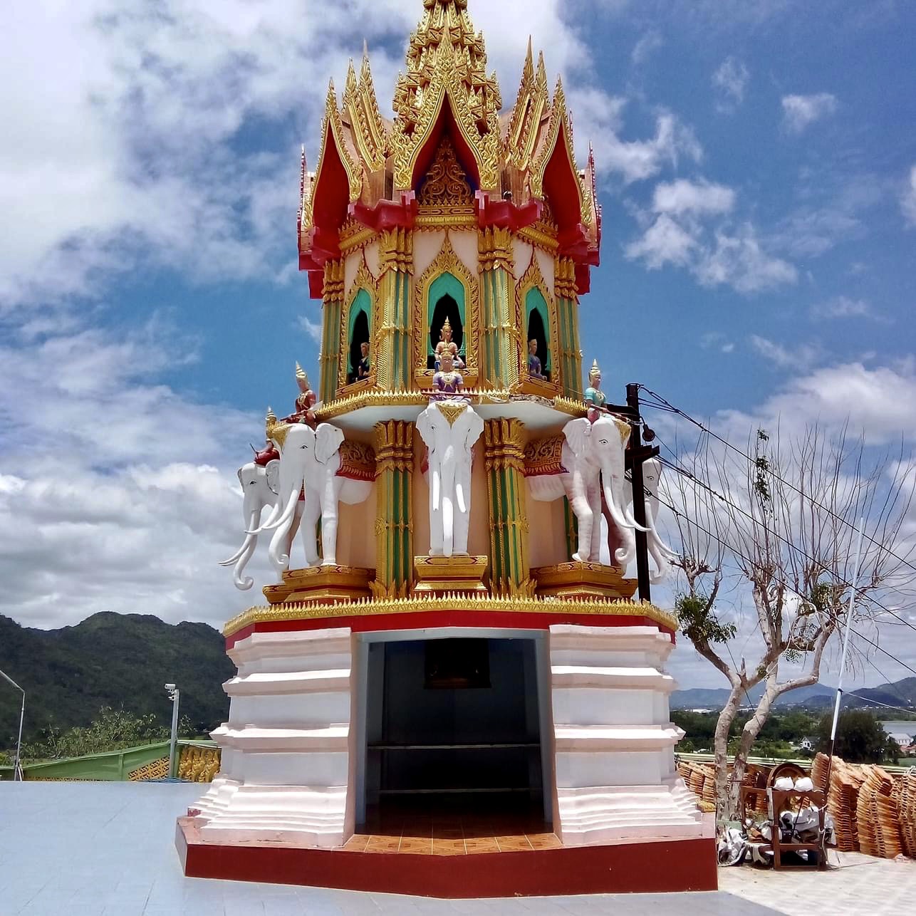 虎洞寺寺庙(Wat Tham Suea)