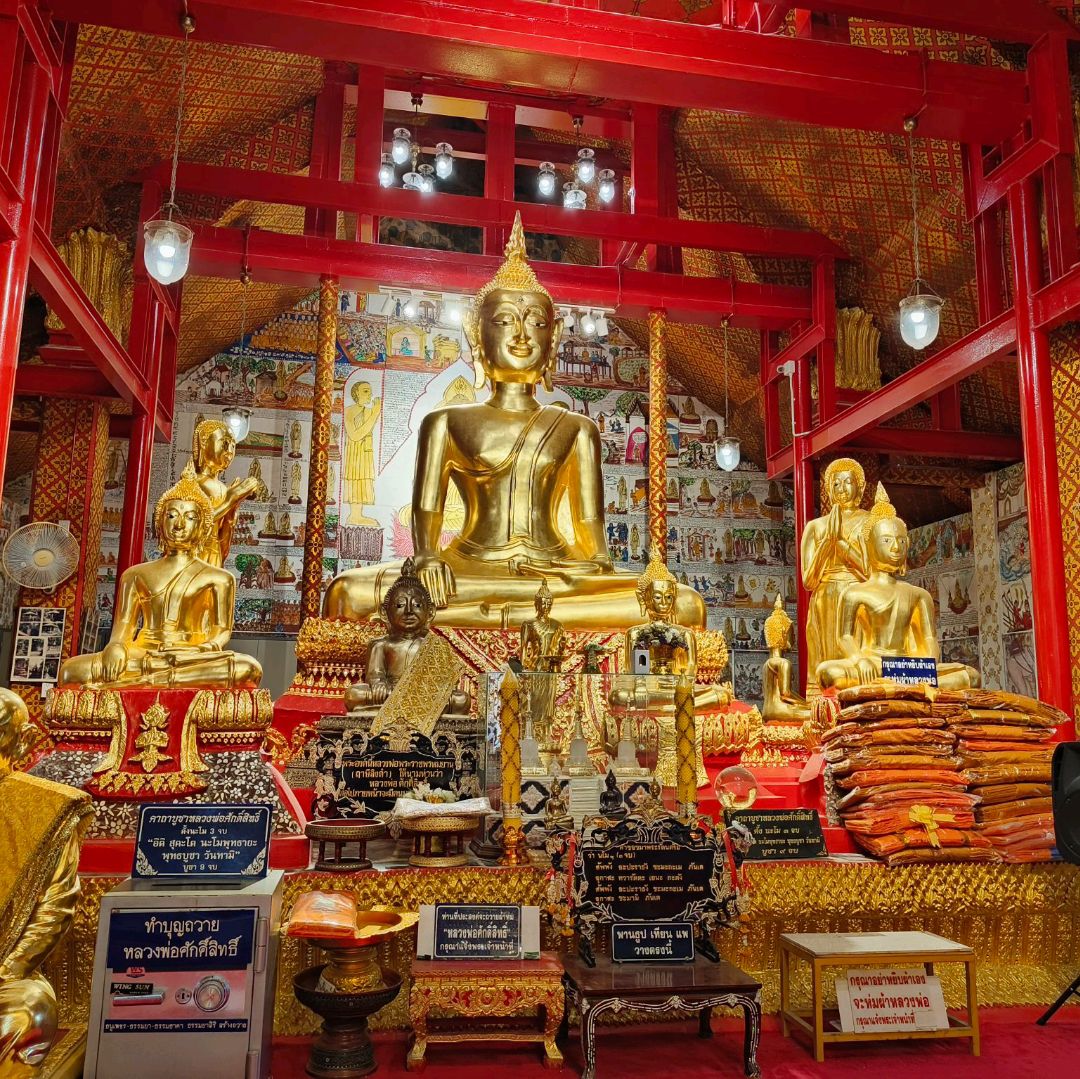 Wat Tha Sung 或 Wat Chantharam, Uthai Thani