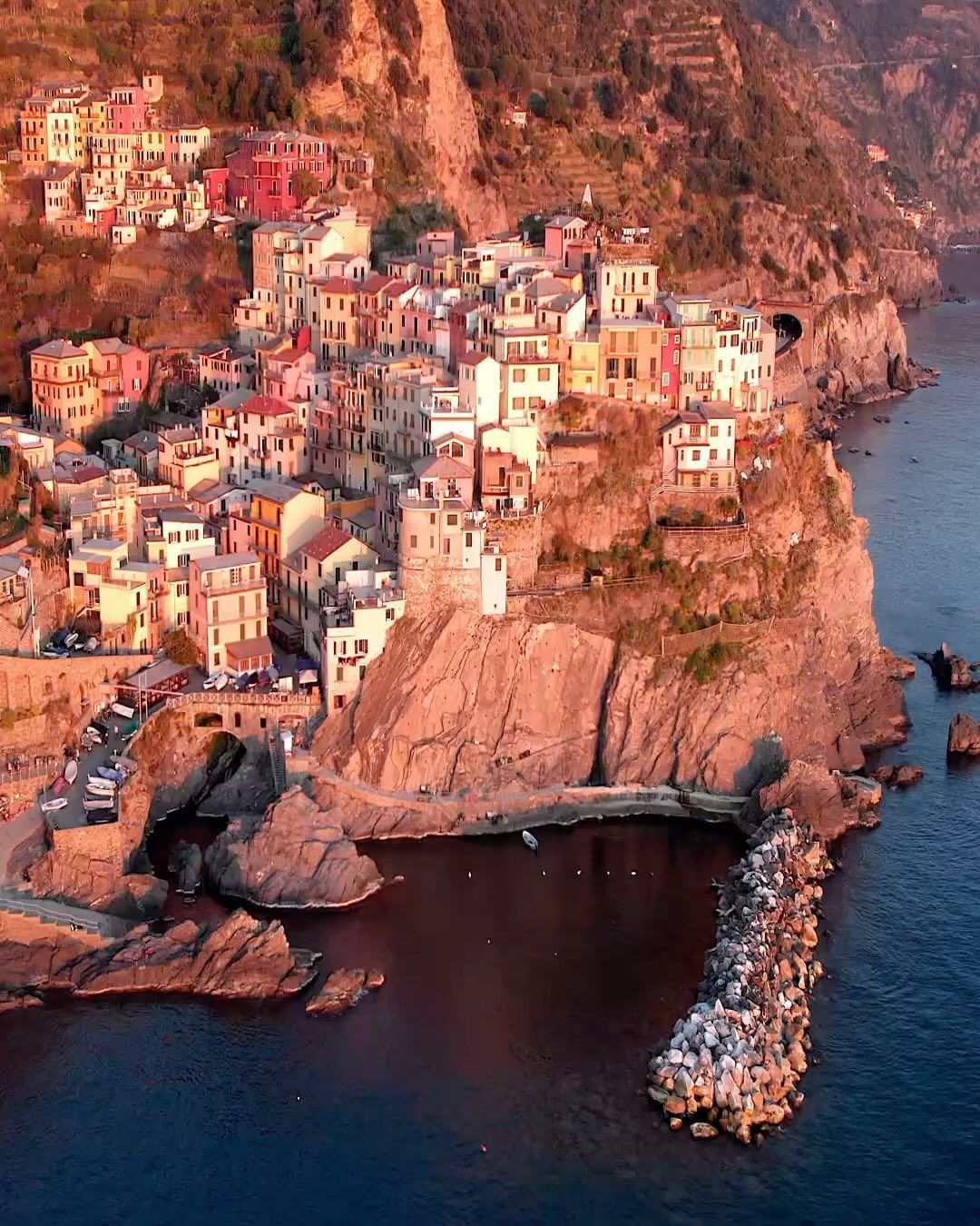 拥抱迷人的五渔地:意大利风景如画的海岸珠宝🇮🇹🌊