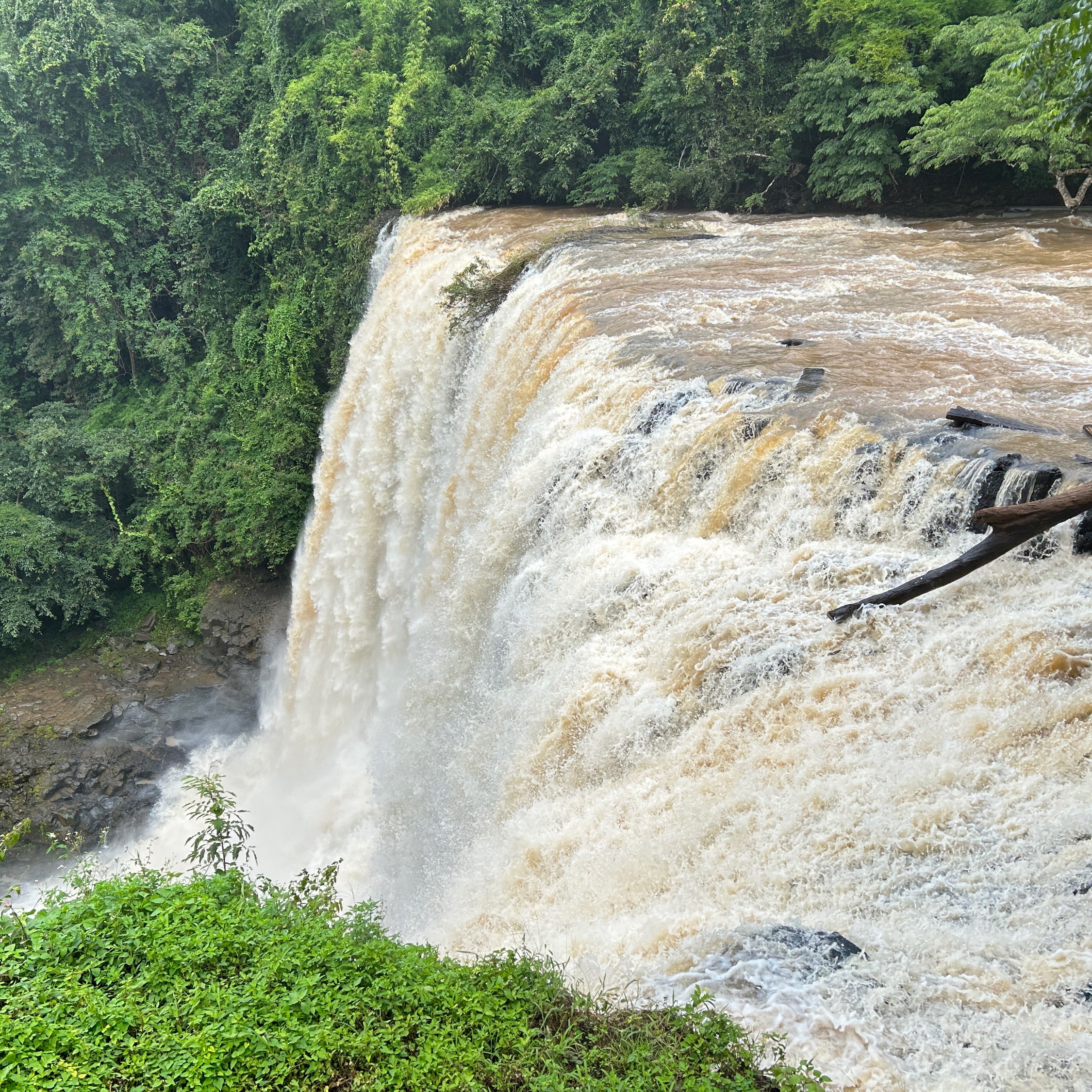 柬埔寨深度游⛰️蒙多基里第一位景点Bousra Waterfall