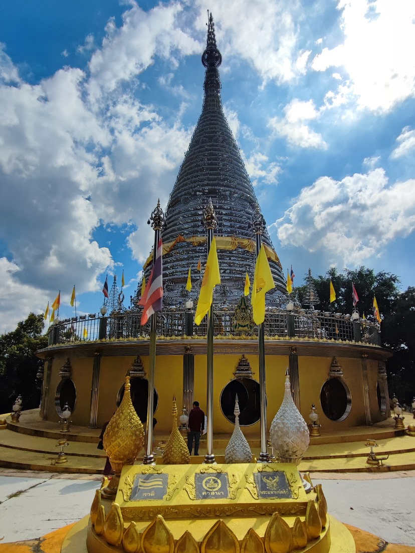 Phra Mahathat Chedi Traiphot Trai Mongkhon (Sence