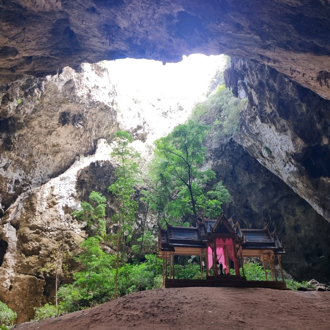Phraya Nakon 洞穴 - 必须参观的洞穴