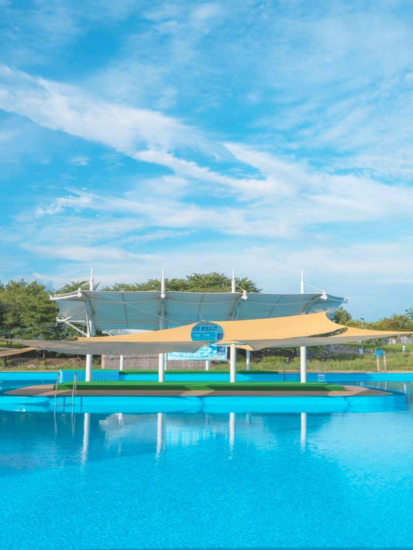 自然疗愈游泳的地方“西兴盖特谷生态公园游泳池”