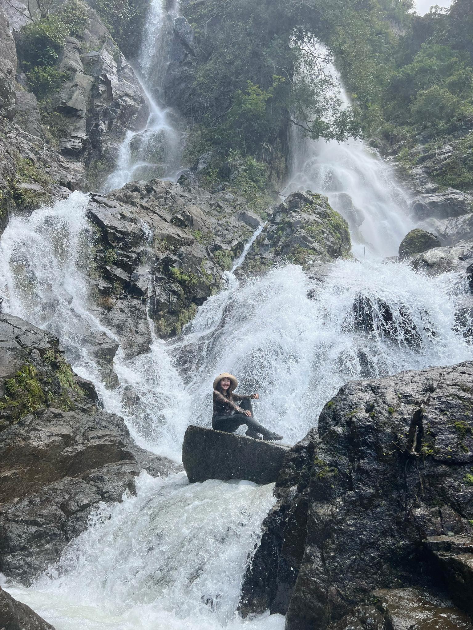 雨季徒步之旅Krok Edok 瀑布,北标府